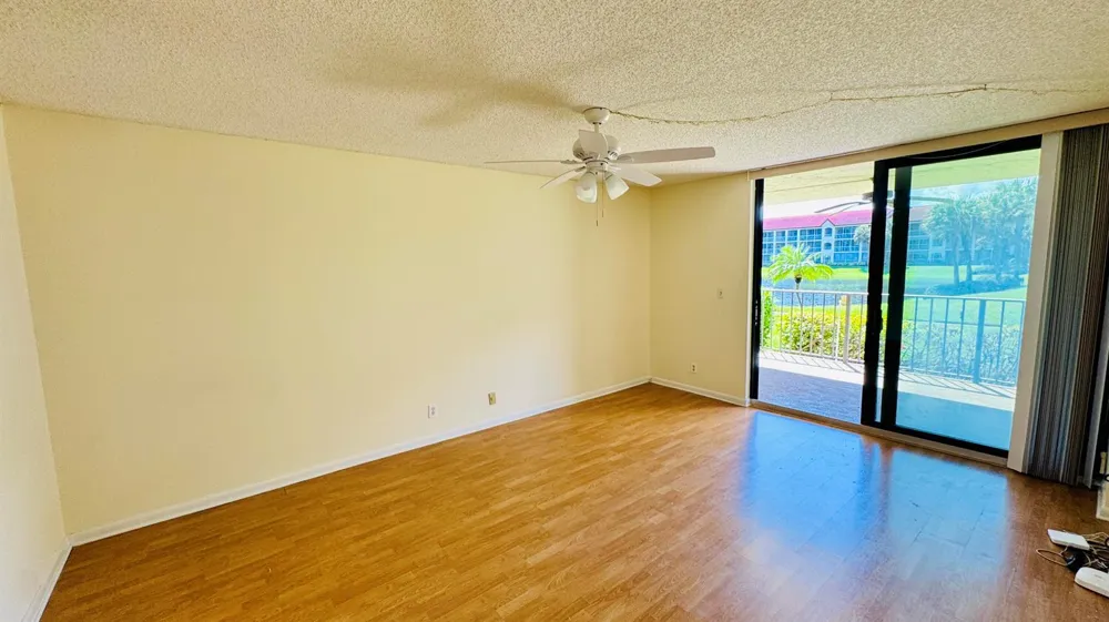 7030 Half Moon Circle #121 Hypoluxo, FL 33462