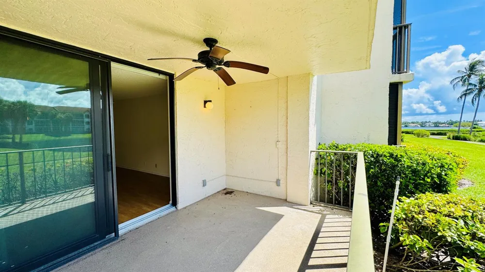 7030 Half Moon Circle #121 Hypoluxo, FL 33462