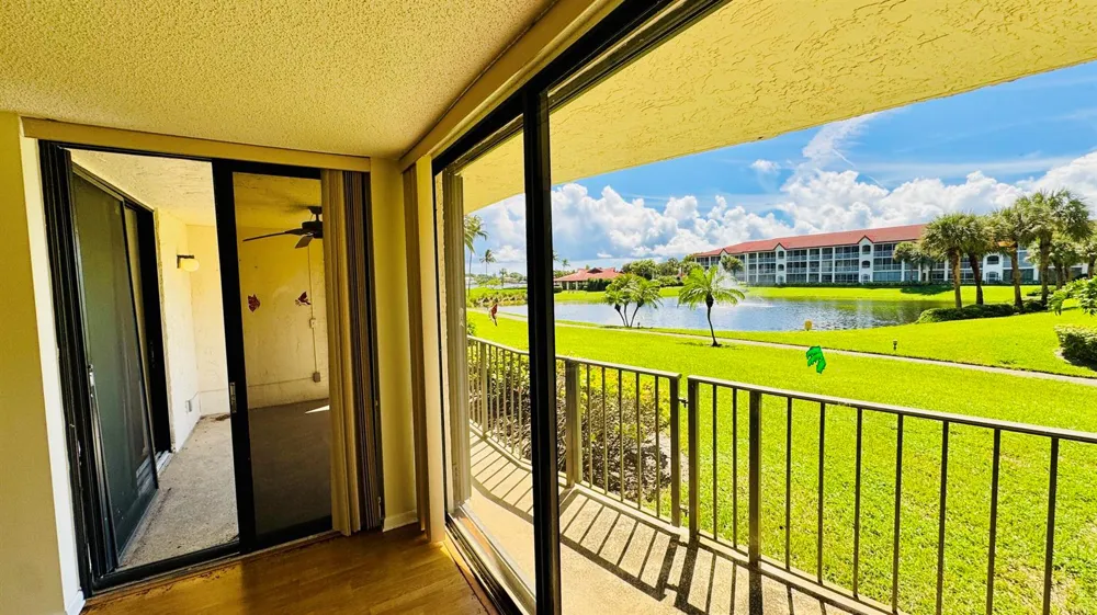 7030 Half Moon Circle #121 Hypoluxo, FL 33462