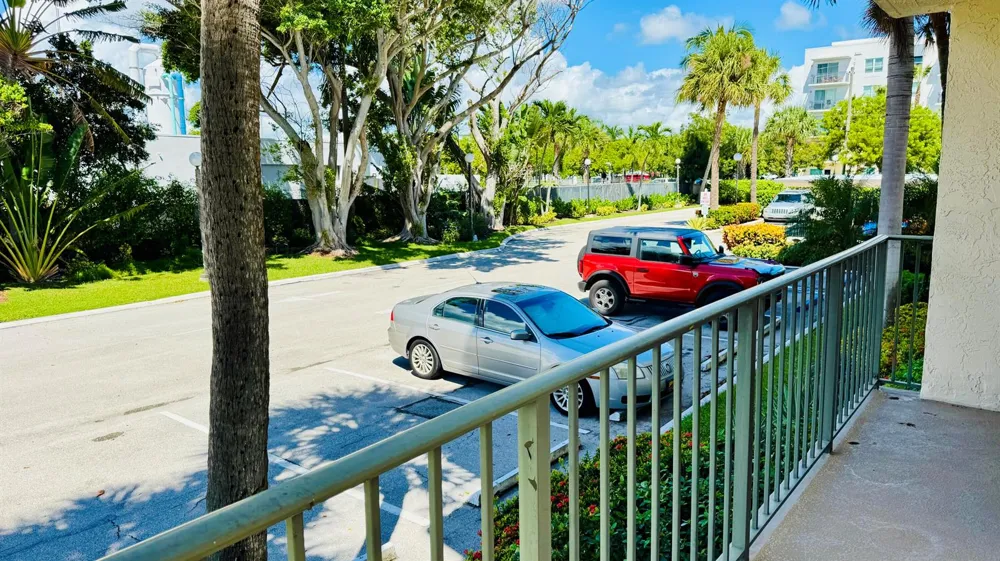 7030 Half Moon Circle #121 Hypoluxo, FL 33462