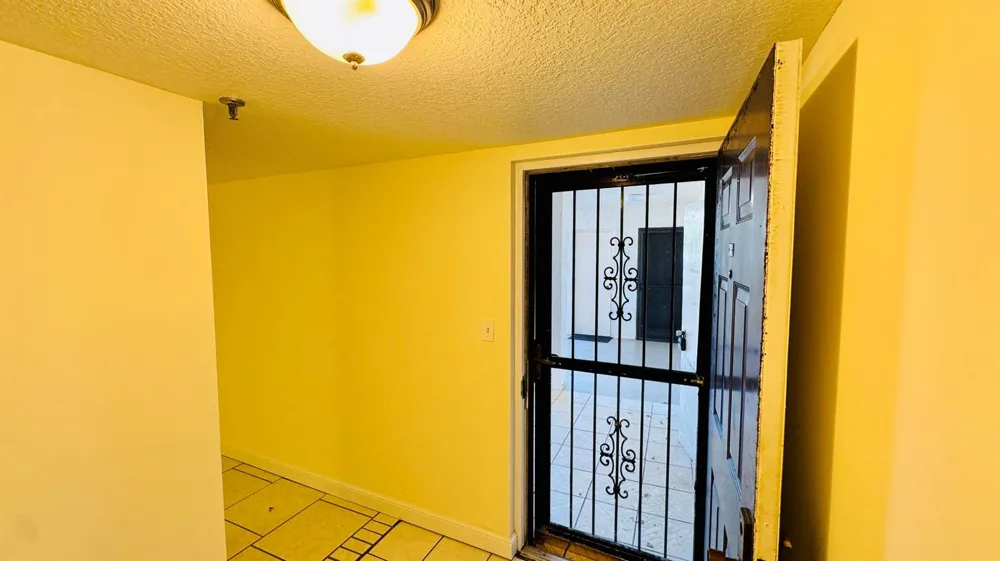 7030 Half Moon Circle #121 Hypoluxo, FL 33462
