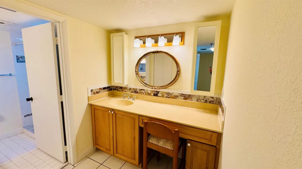 7030 Half Moon Circle #121 Hypoluxo, FL 33462
