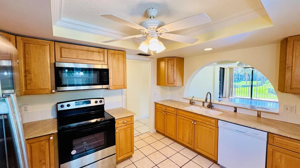 7030 Half Moon Circle #121 Hypoluxo, FL 33462