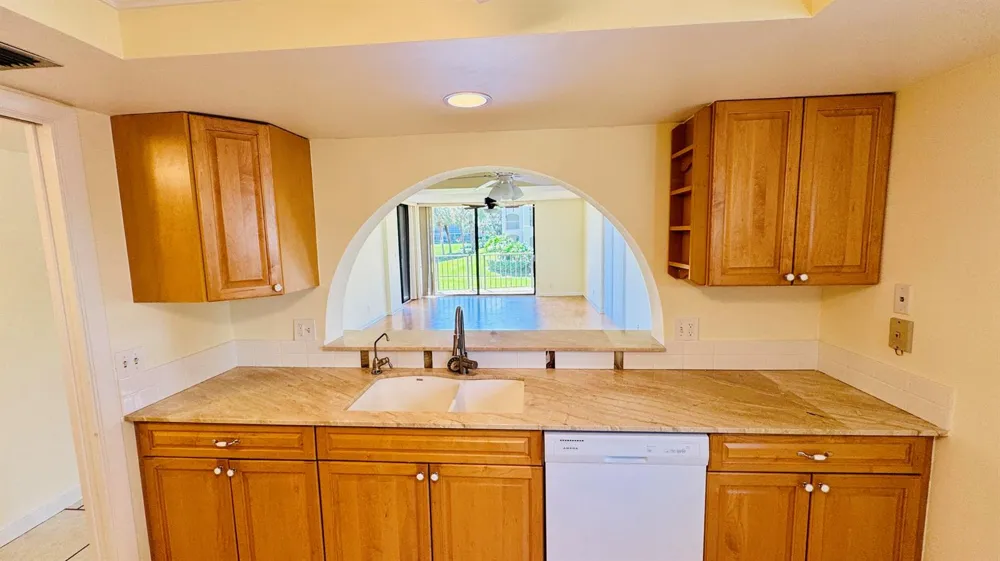 7030 Half Moon Circle #121 Hypoluxo, FL 33462