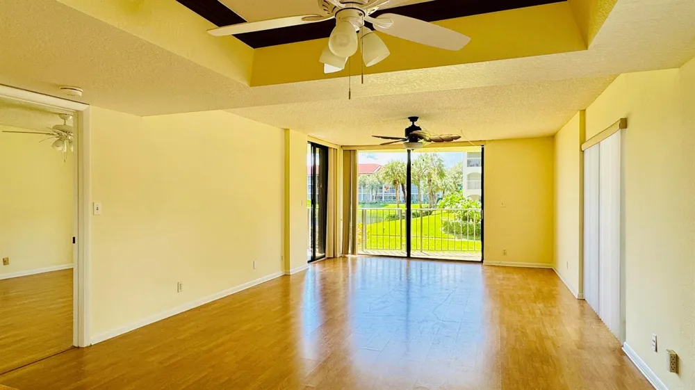 7030 Half Moon Circle #121 Hypoluxo, FL 33462