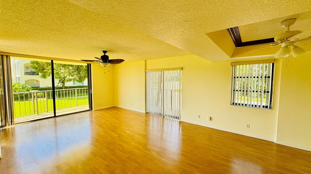 7030 Half Moon Circle #121 Hypoluxo, FL 33462