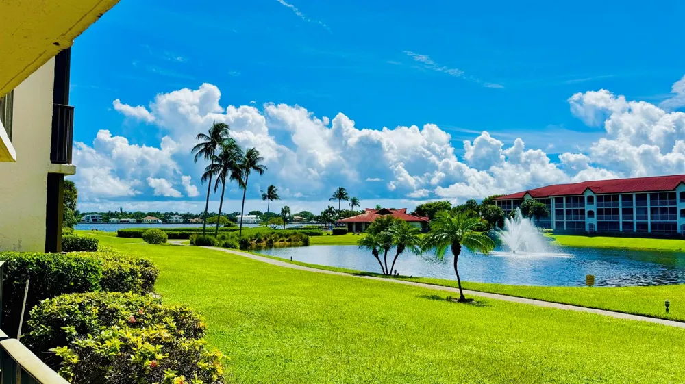 7030 Half Moon Circle #121 Hypoluxo, FL 33462