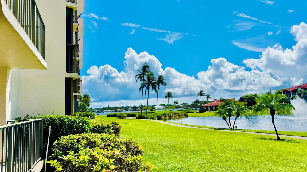 7030 Half Moon Circle #121 Hypoluxo, FL 33462