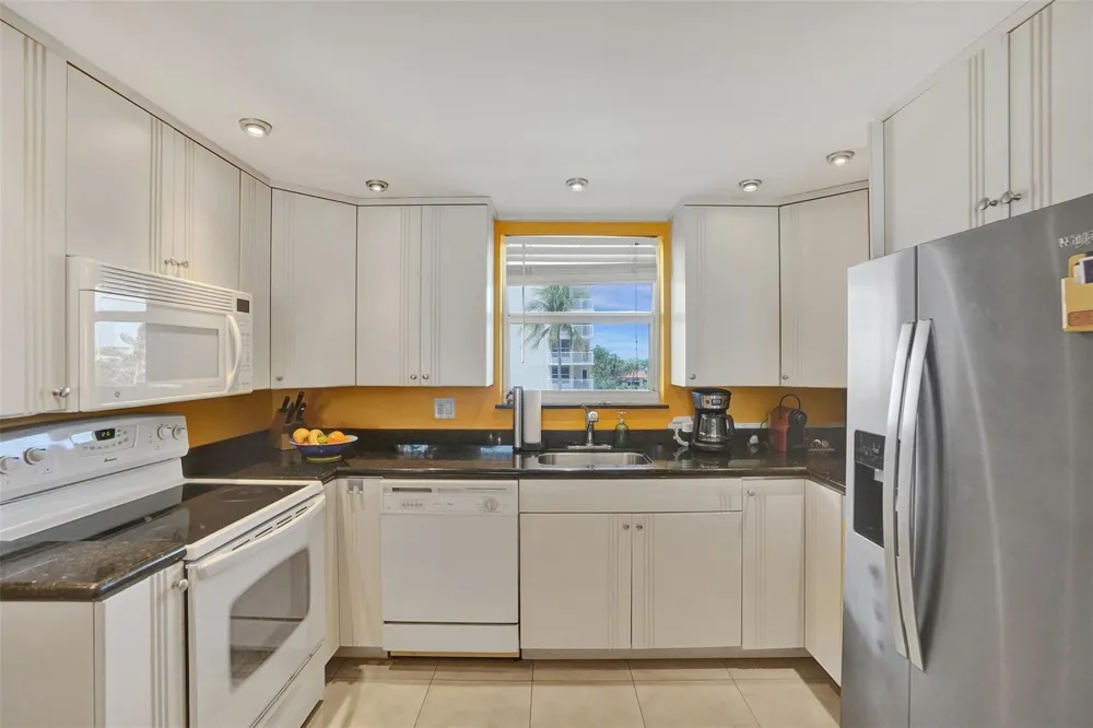 1051 Hillsboro Mile #307e Hillsboro Beach, FL 33062