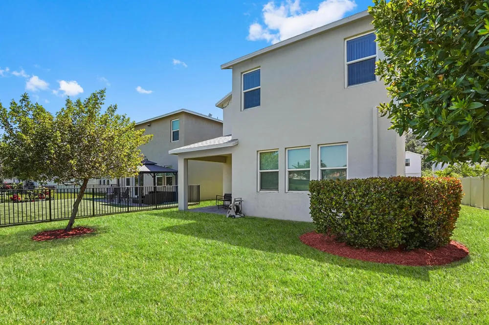 1826 Lake Cove Drive Lake Worth, FL 33460
