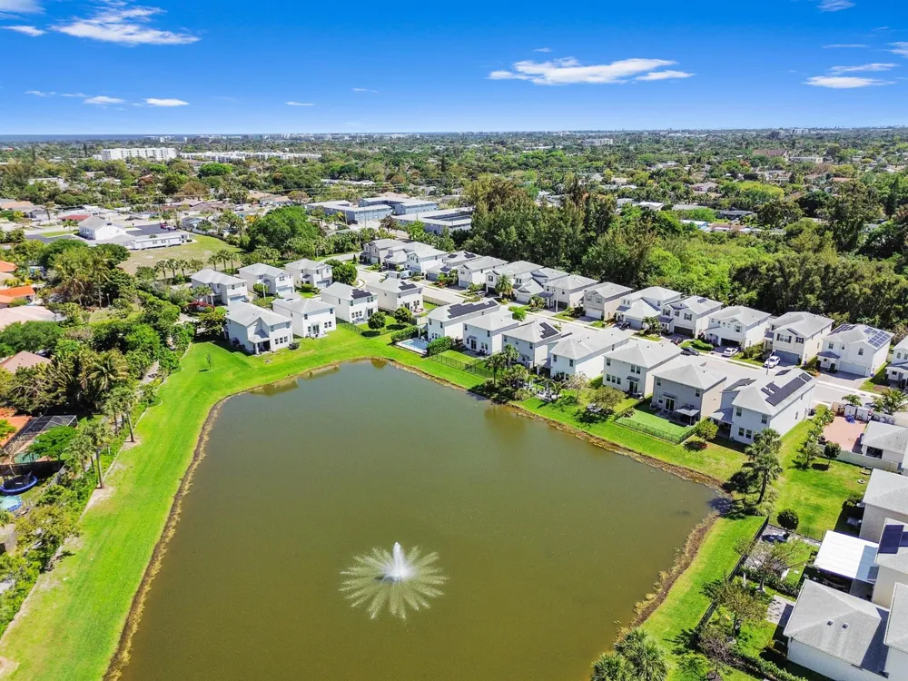 1826 Lake Cove Drive Lake Worth, FL 33460