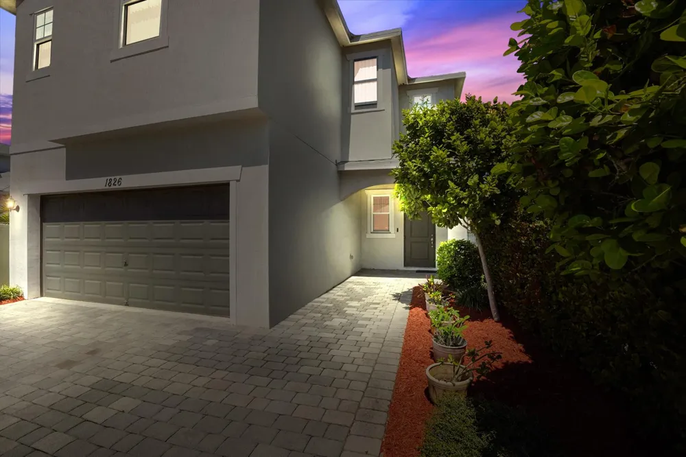 1826 Lake Cove Drive Lake Worth, FL 33460