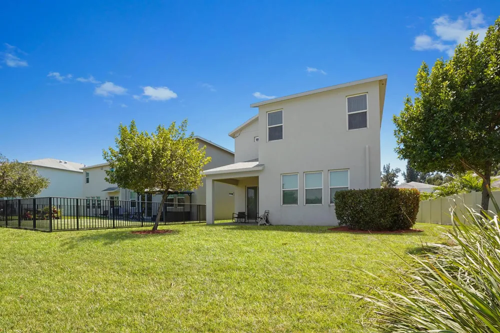 1826 Lake Cove Drive Lake Worth, FL 33460