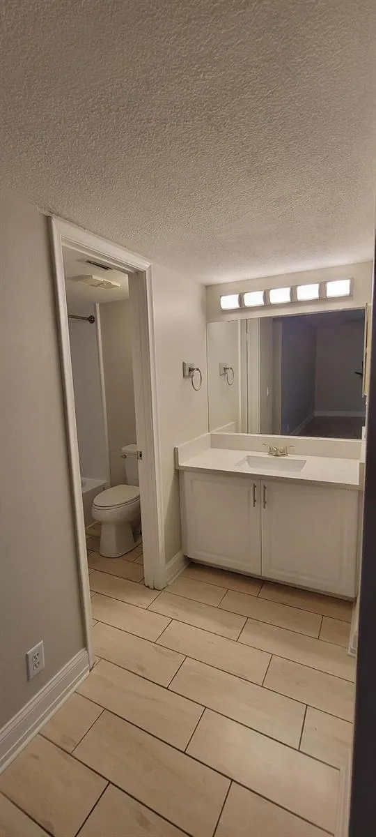 1125 Lake Shore Drive #202 Lake Park, FL 33403