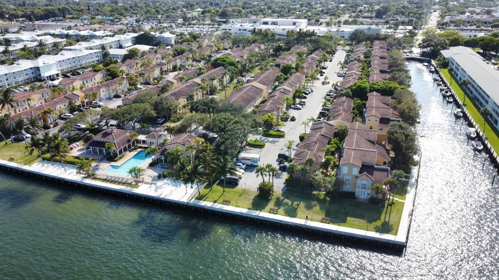 1125 Lake Shore Drive #202 Lake Park, FL 33403