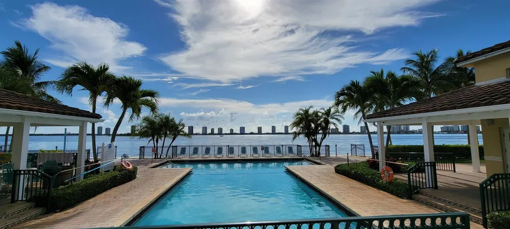 1125 Lake Shore Drive #202 Lake Park, FL 33403