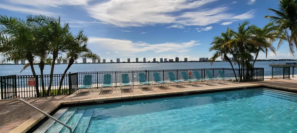 1125 Lake Shore Drive #202 Lake Park, FL 33403