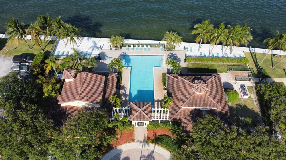 1125 Lake Shore Drive #202 Lake Park, FL 33403