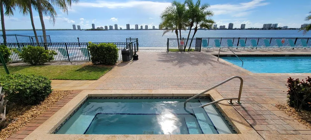 1125 Lake Shore Drive #202 Lake Park, FL 33403