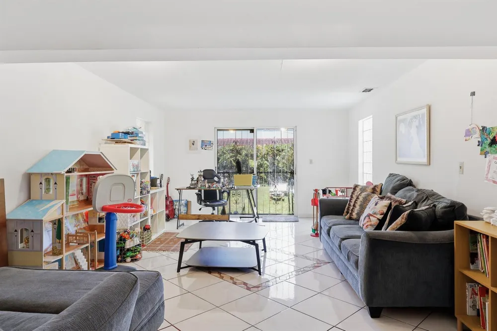 1324 Lenox Avenue Miami Beach, FL 33139