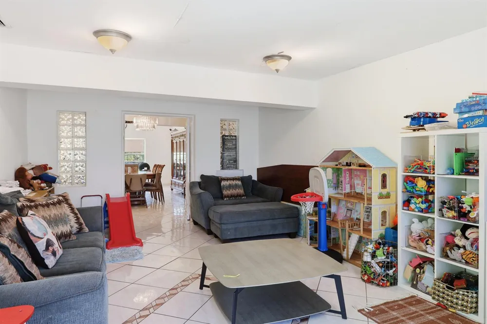 1324 Lenox Avenue Miami Beach, FL 33139
