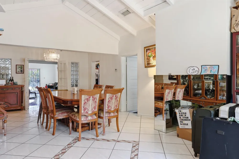 1324 Lenox Avenue Miami Beach, FL 33139