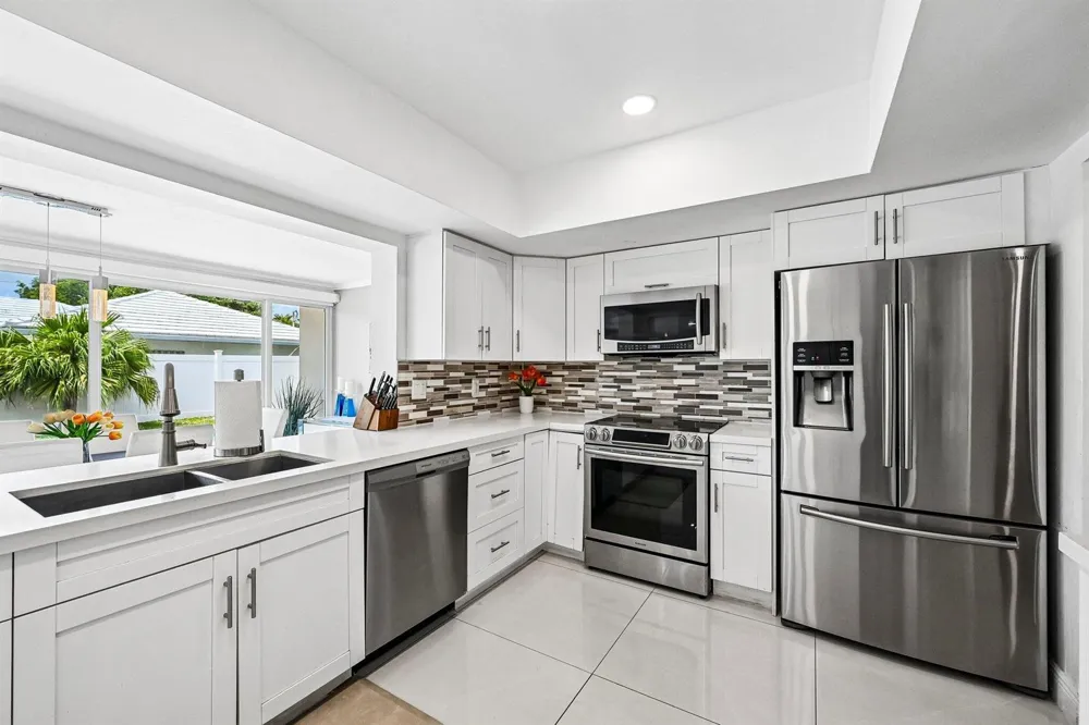 2940 NE 39th Court Lighthouse Point, FL 33064