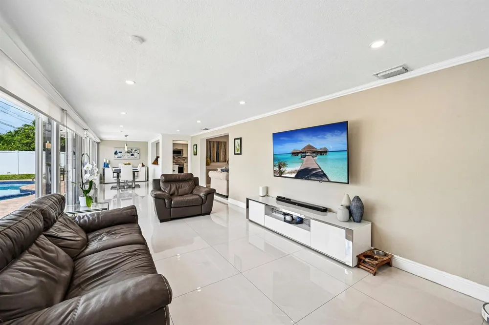 2940 NE 39th Court Lighthouse Point, FL 33064