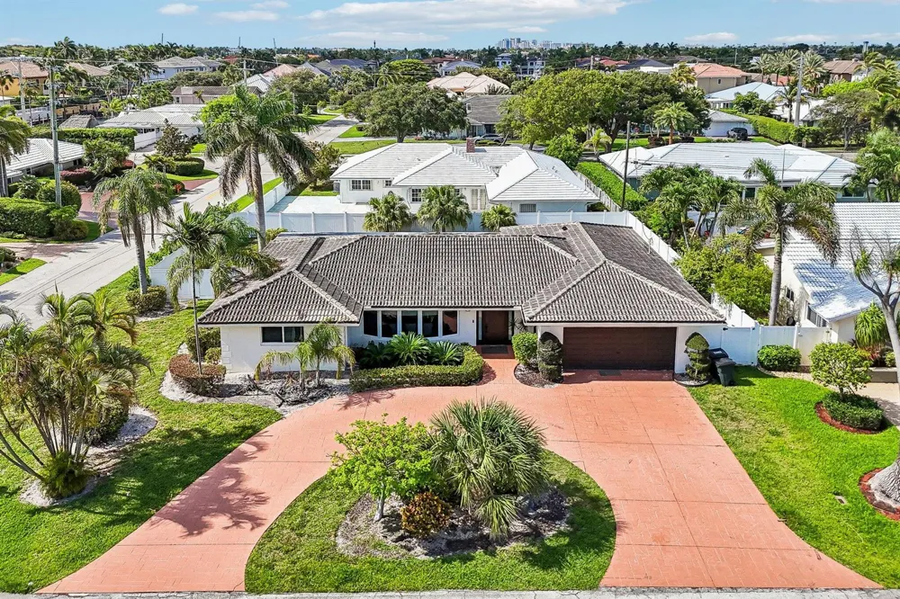 2940 NE 39th Court Lighthouse Point, FL 33064