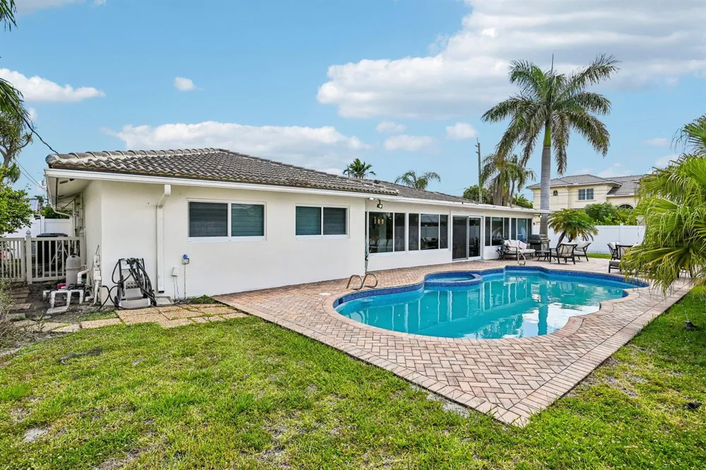 2940 NE 39th Court Lighthouse Point, FL 33064