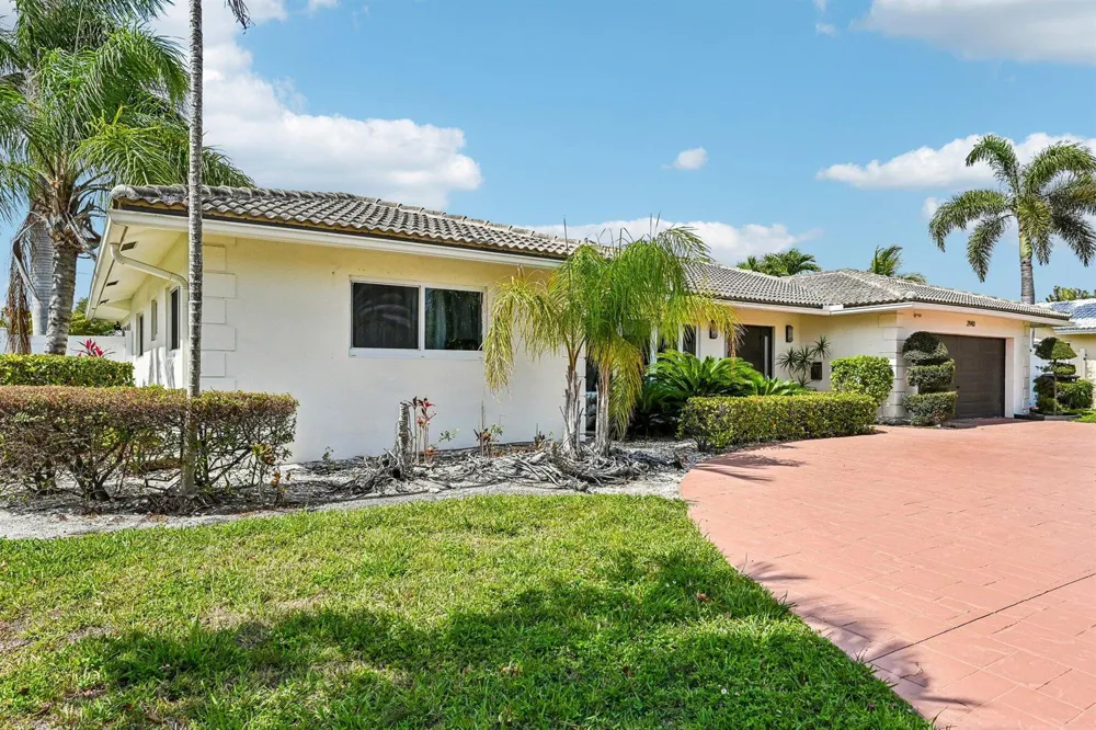 2940 NE 39th Court Lighthouse Point, FL 33064