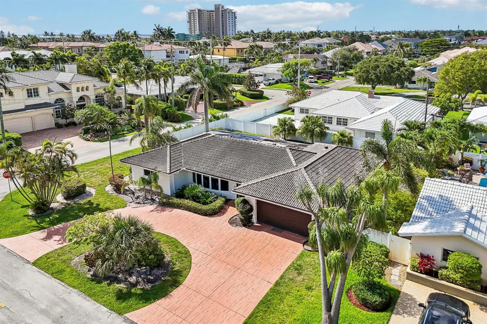 2940 NE 39th Court Lighthouse Point, FL 33064