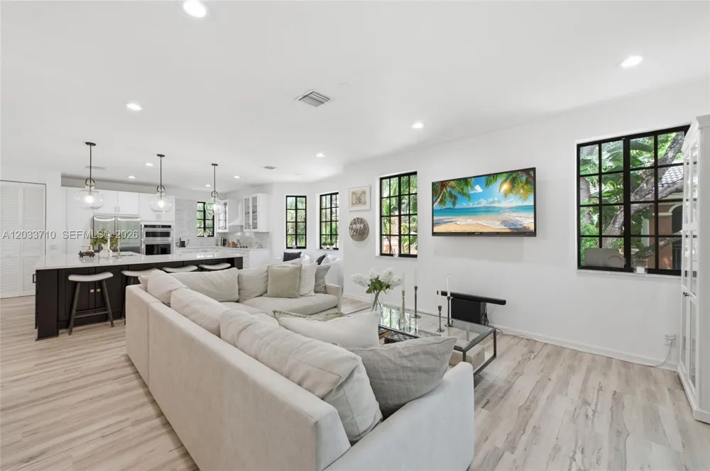 2794 Kinsington Cir #26-3 Weston, FL 33332