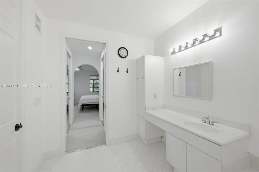 2794 Kinsington Cir #26-3 Weston, FL 33332