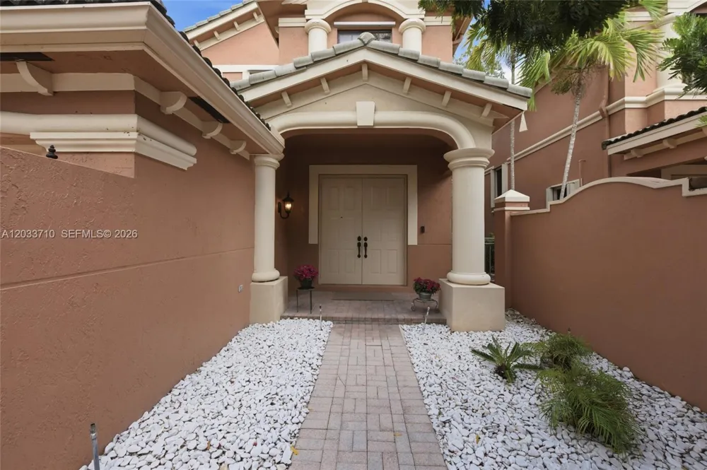 2794 Kinsington Cir #26-3 Weston, FL 33332