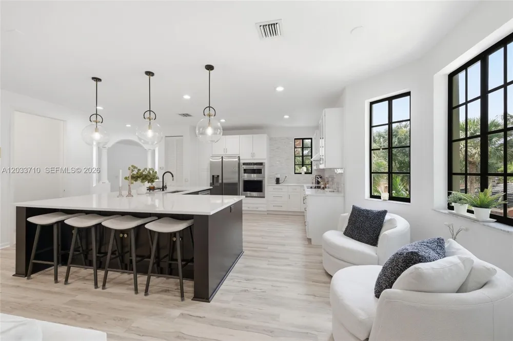 2794 Kinsington Cir #26-3 Weston, FL 33332
