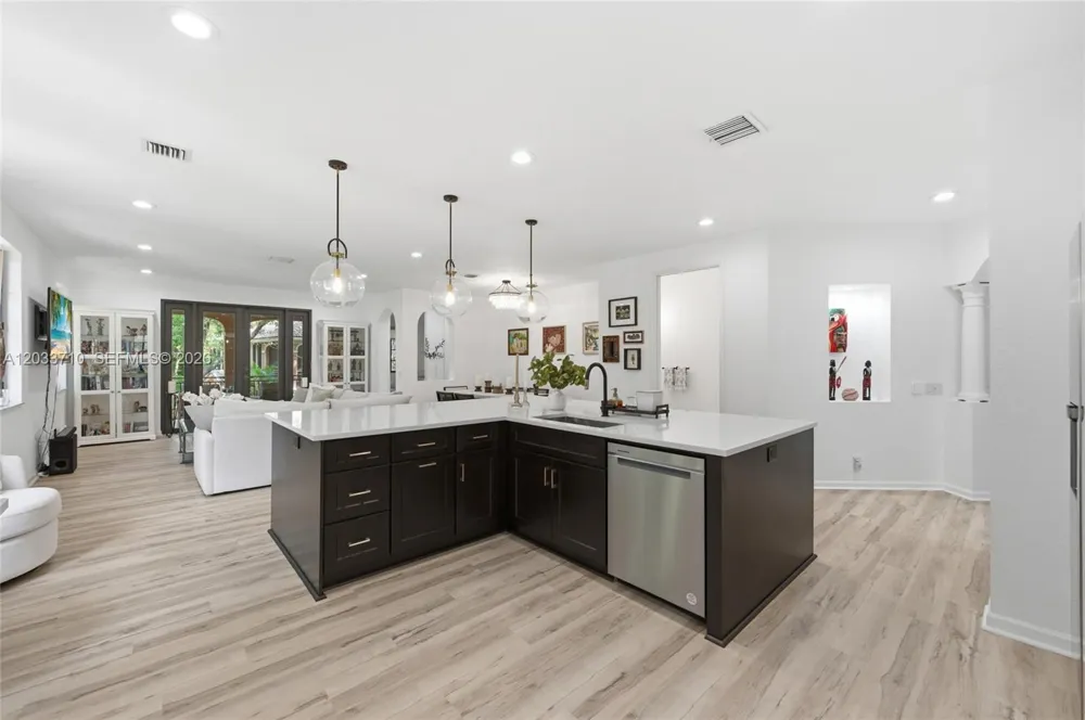 2794 Kinsington Cir #26-3 Weston, FL 33332