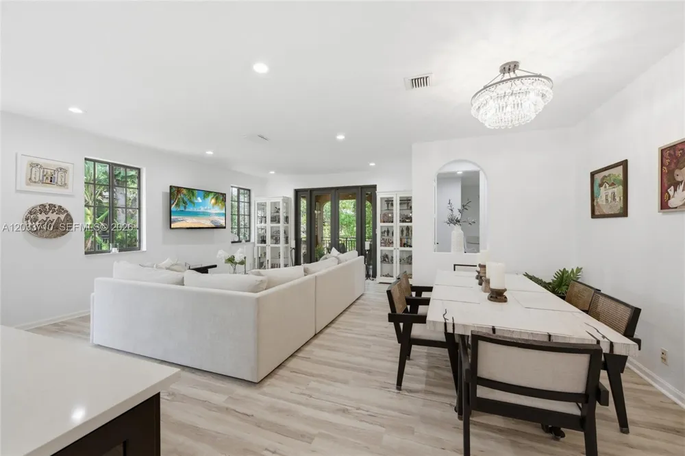 2794 Kinsington Cir #26-3 Weston, FL 33332