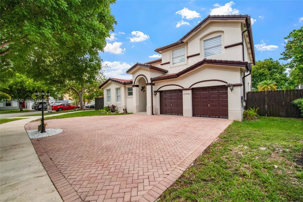 15761 SW 59th Ter Miami, FL 33193