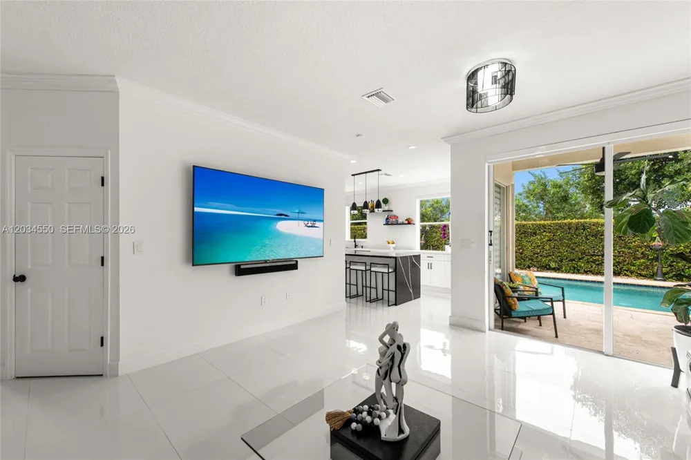 15761 SW 59th Ter Miami, FL 33193