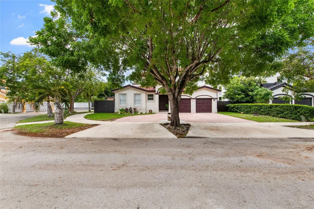 15761 SW 59th Ter Miami, FL 33193