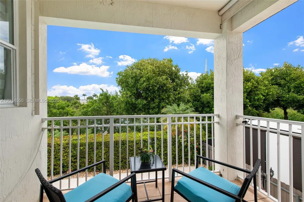 15761 SW 59th Ter Miami, FL 33193