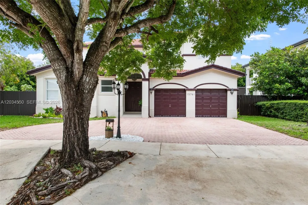 15761 SW 59th Ter Miami, FL 33193