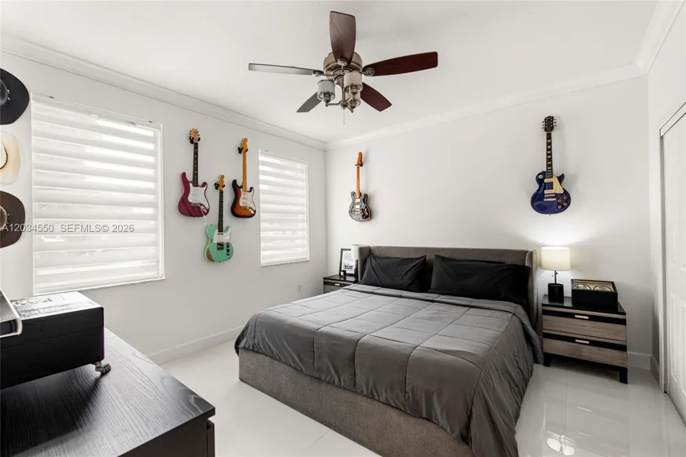 15761 SW 59th Ter Miami, FL 33193