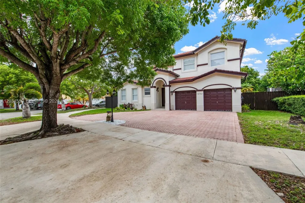 15761 SW 59th Ter Miami, FL 33193