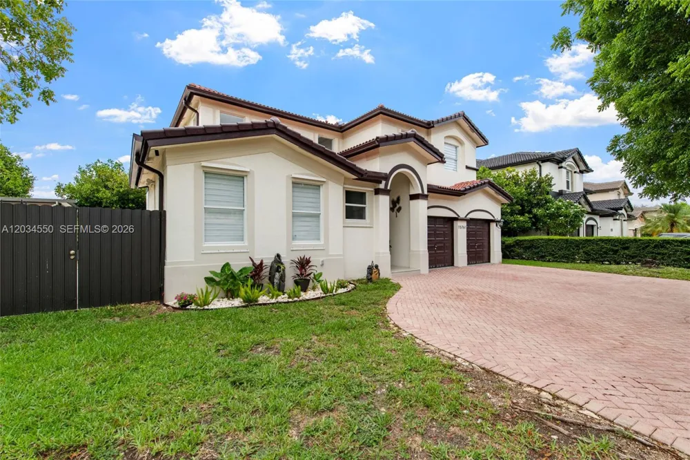 15761 SW 59th Ter Miami, FL 33193