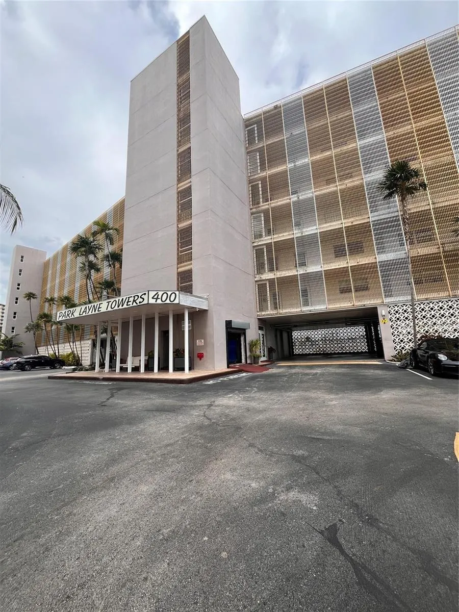 400 Golden Isles Drive #20 Hallandale Beach, FL 33009