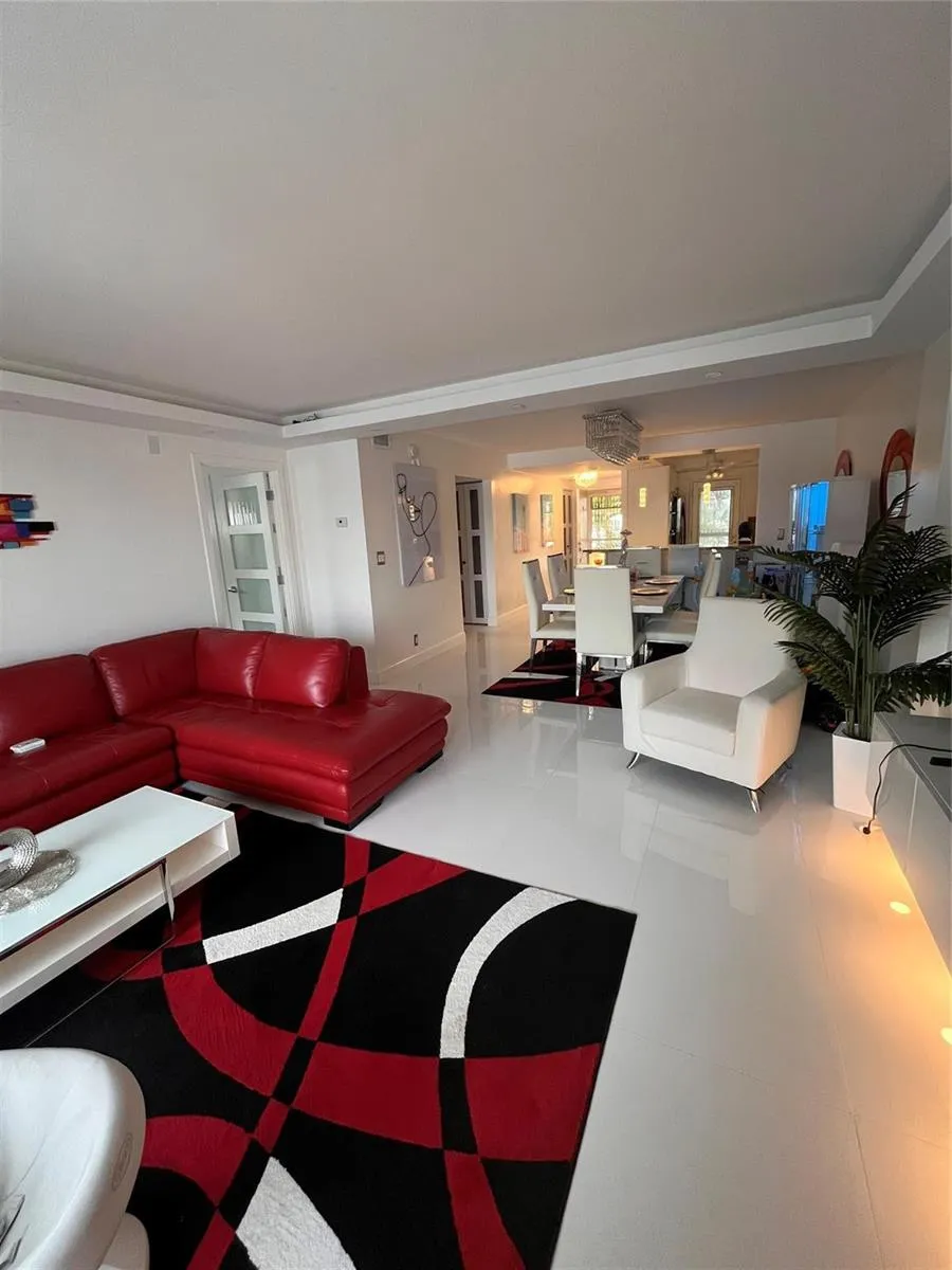 400 Golden Isles Drive #20 Hallandale Beach, FL 33009