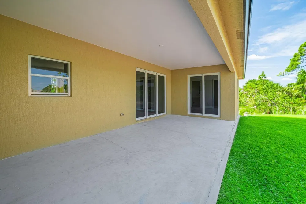15261 Brainbridge Circle Port Charlotte, FL 33981