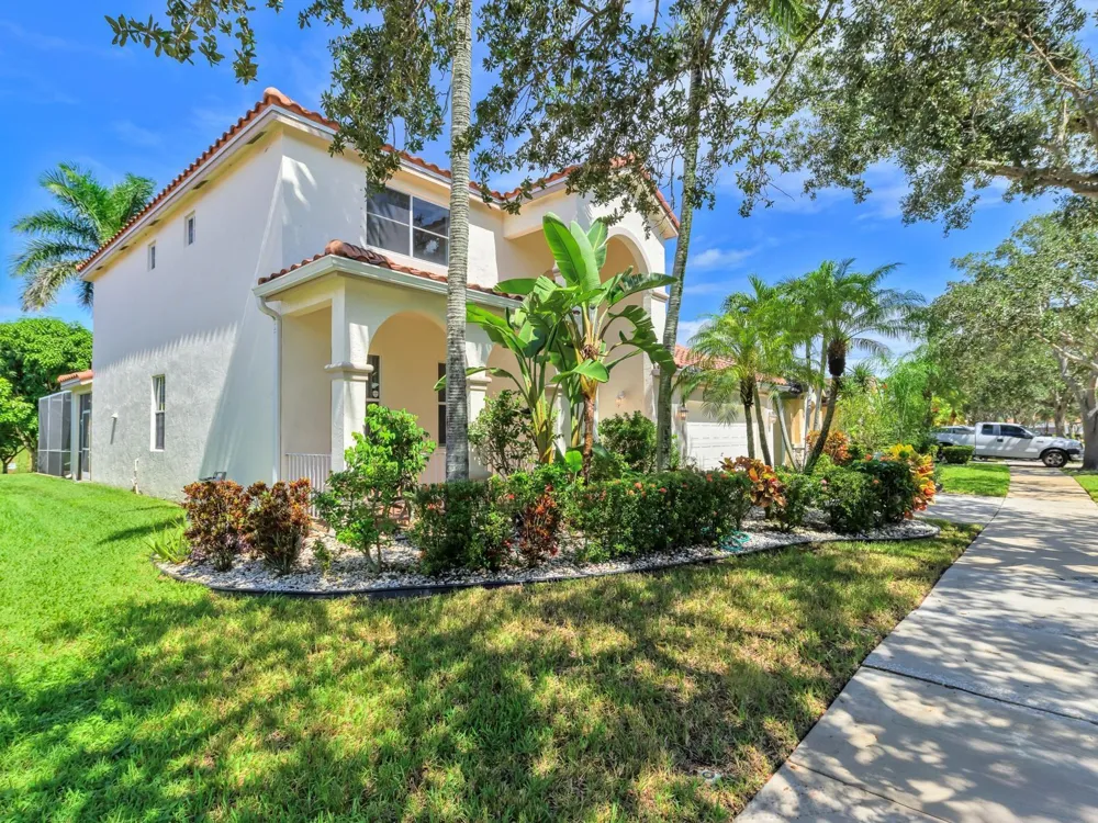 4032 Pinewood Lane Weston, FL 33331